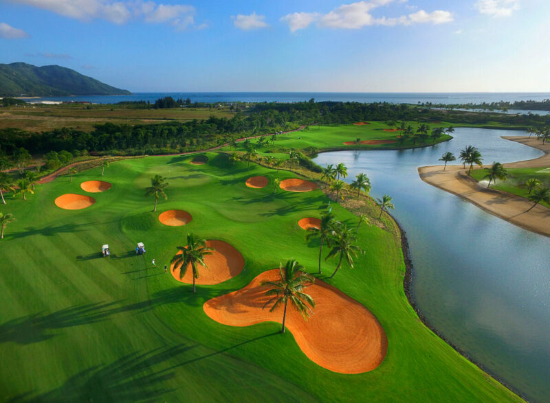 Explore Jian Lake Blue Bay Golf Club: Luxury Golfing in Lingshui, Hainan