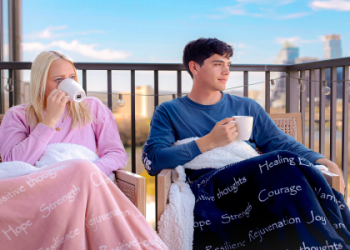 Top 10 Blanket Gifts for Your Girlfriend: Warmth, Comfort, and Love