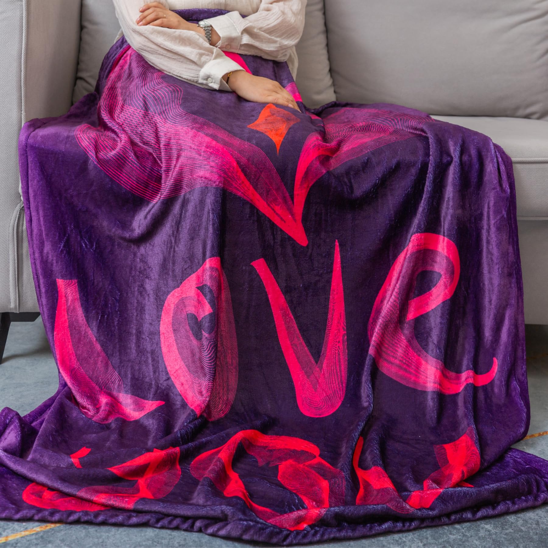 Top 10 Blanket Gifts for Your Girlfriend: Warmth, Comfort, and Love