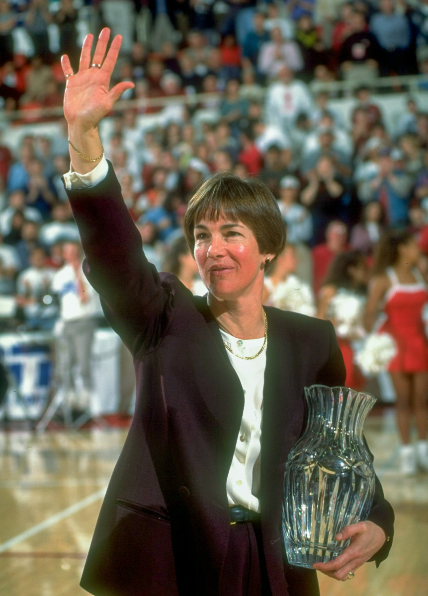 Tara VanDerveer Wife: The Woman Behind the Basketball Legend