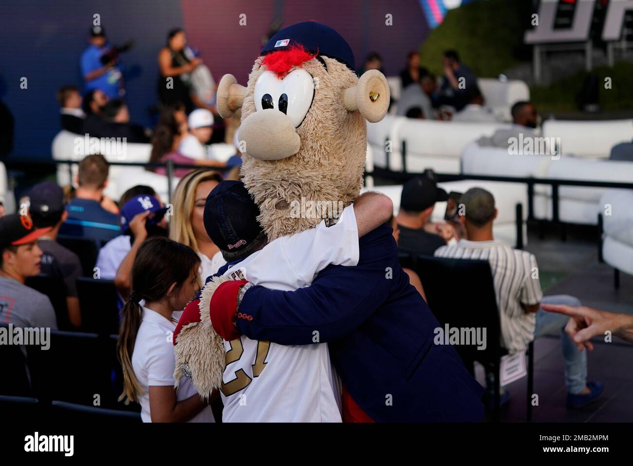 Braves Mascots Biggest Fan: A heartwarming Story Youll Love