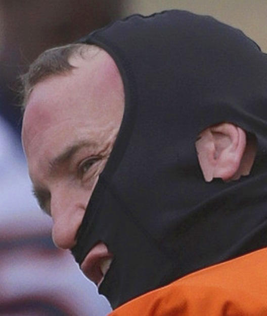 peyton manning mask so funny(see these pictures)