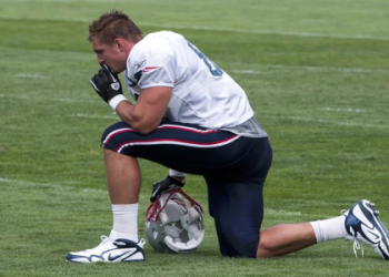 Rob Gronkowski Height and Weight: How Big Is Gronk Really?