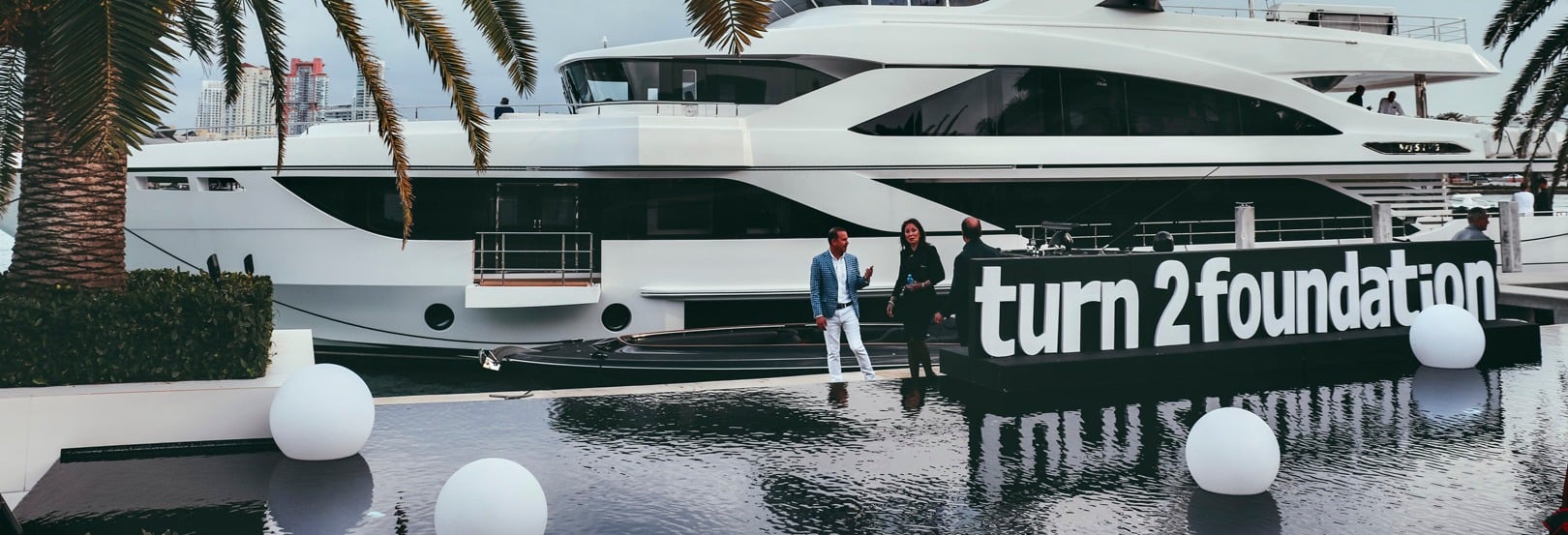 Check Out Derek Jeters Yacht: What You Need to Know About His Luxury Boat!