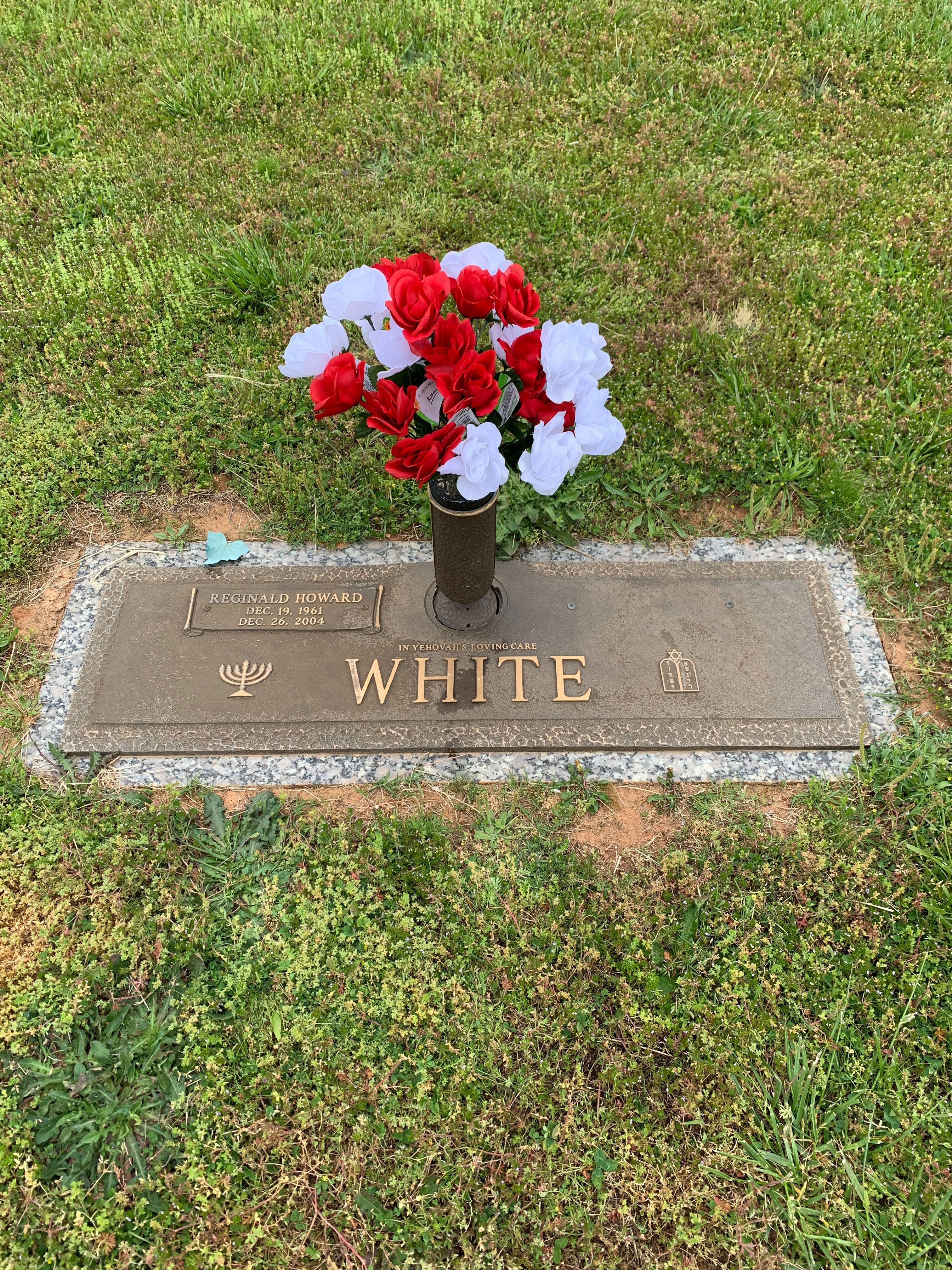 Where is Reggie White Buried? Discover the Location of the Minister of Defenses Grave!