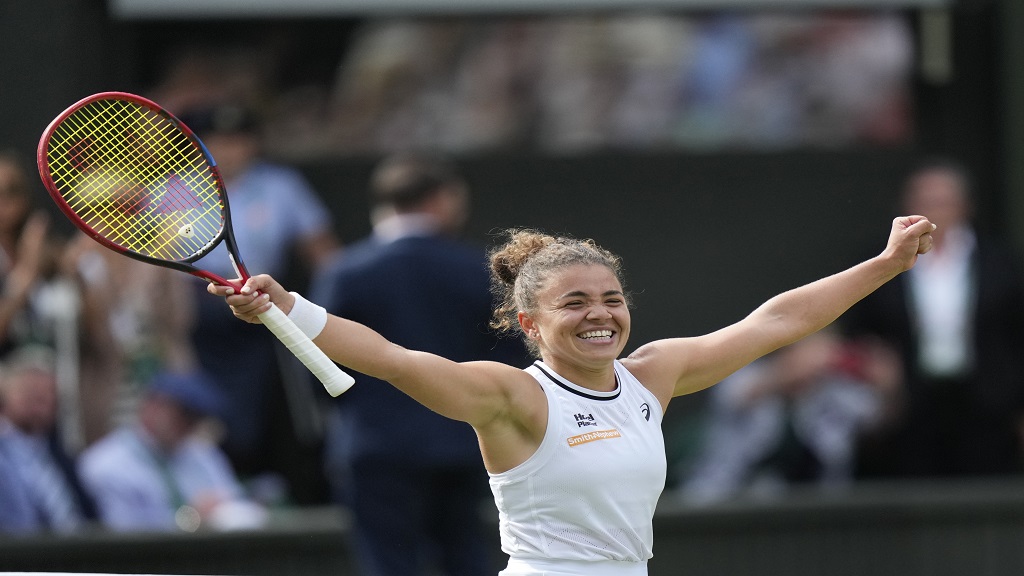 Jasmine Paolini Racket: Whats Her Winning Choice?