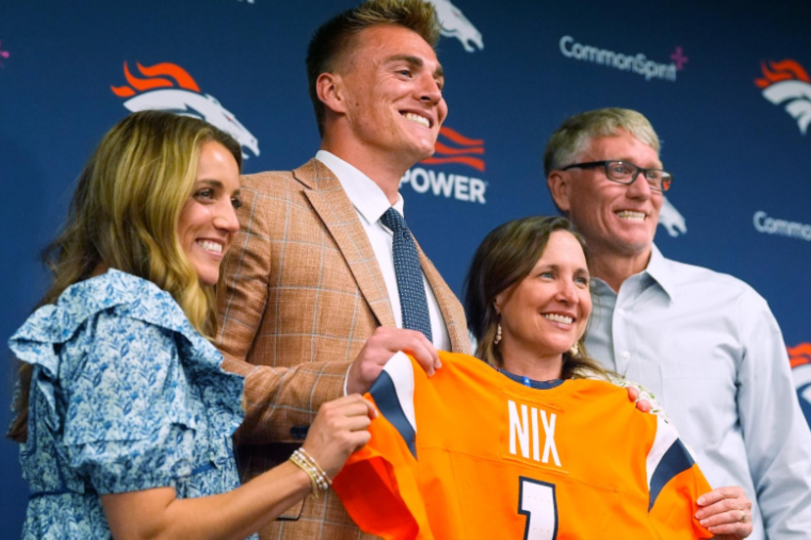 Bo Nix Mom in the spotlight! Learn more about her support system!