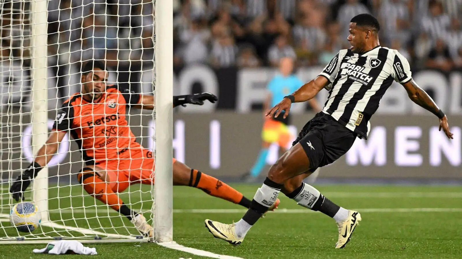 Botafogo vs Universitario Prediction: Betting Tips & Insights.