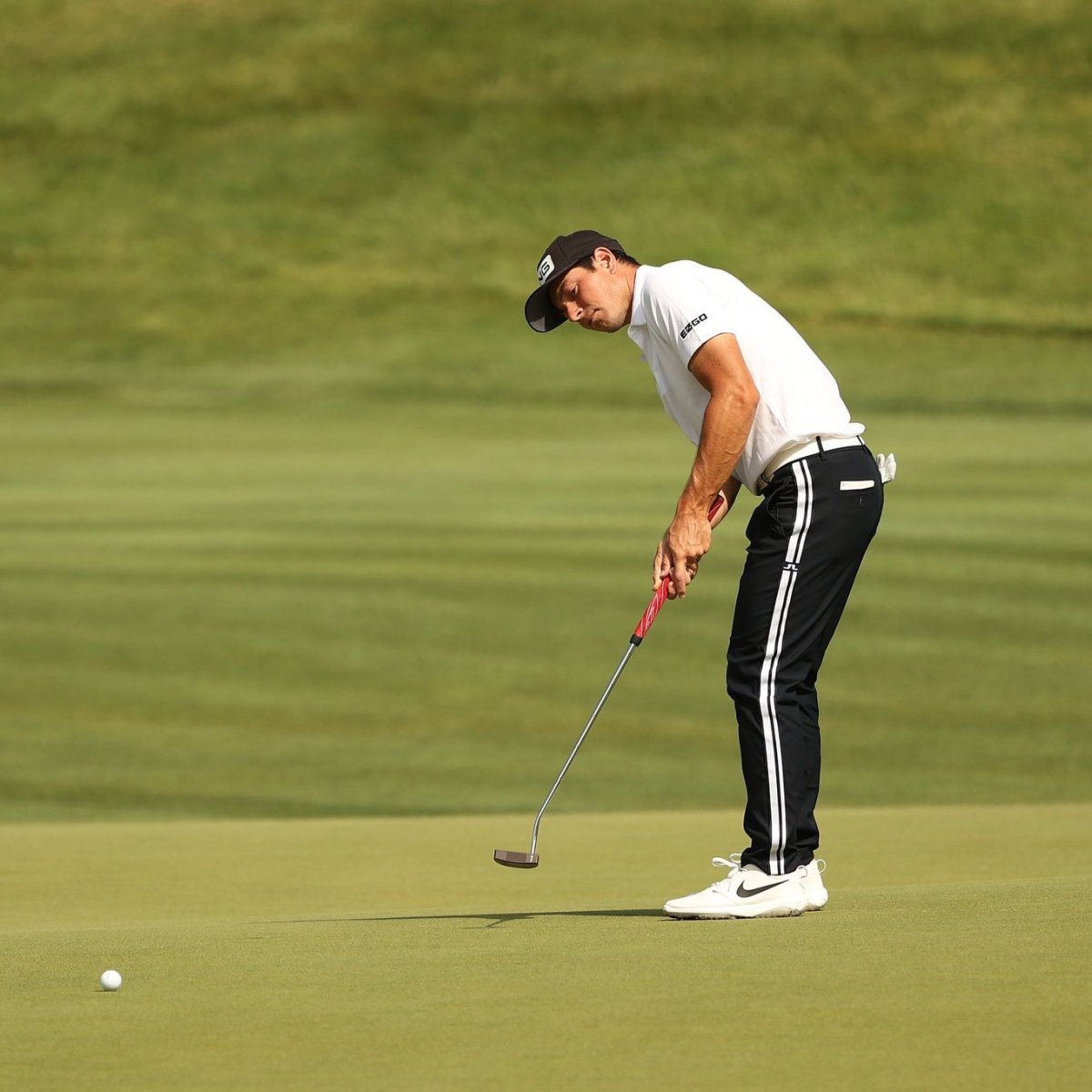 Viktor Hovland Pants: Why Theyre a Must-Have for Every Golf Enthusiast!