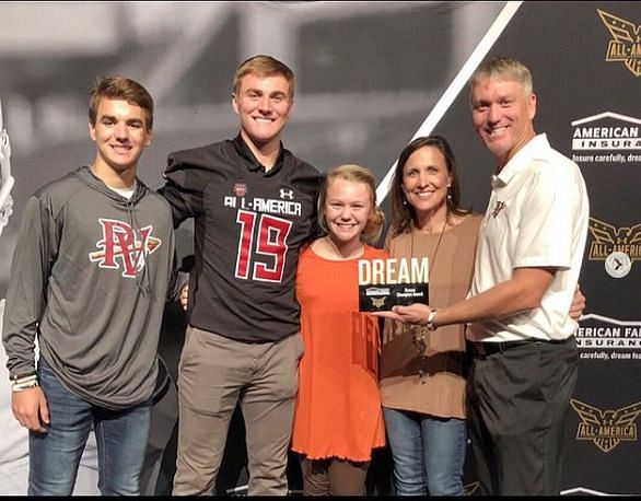 Bo Nix Mom in the spotlight! Learn more about her support system!