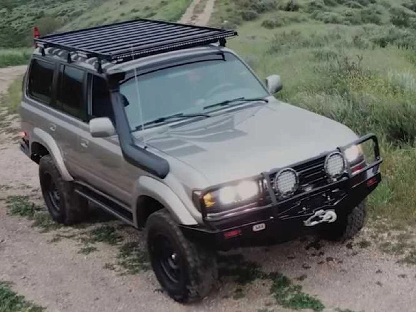 Inside Joe Rogans 1995 Toyota Land Cruiser: Specs & Details