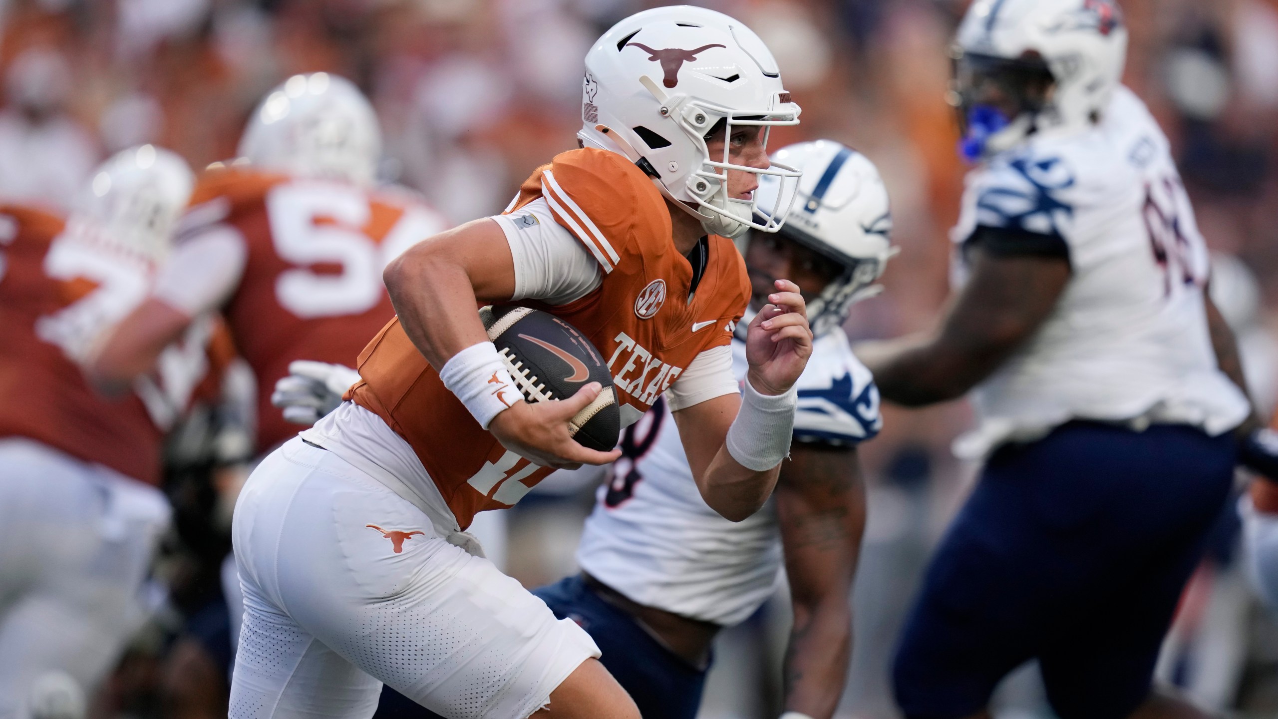 Quinn Ewers Injury: Big Problem for Texas Longhorns? | Game Impact and Backup Plan